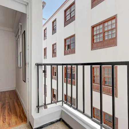 Aigon Apartment *